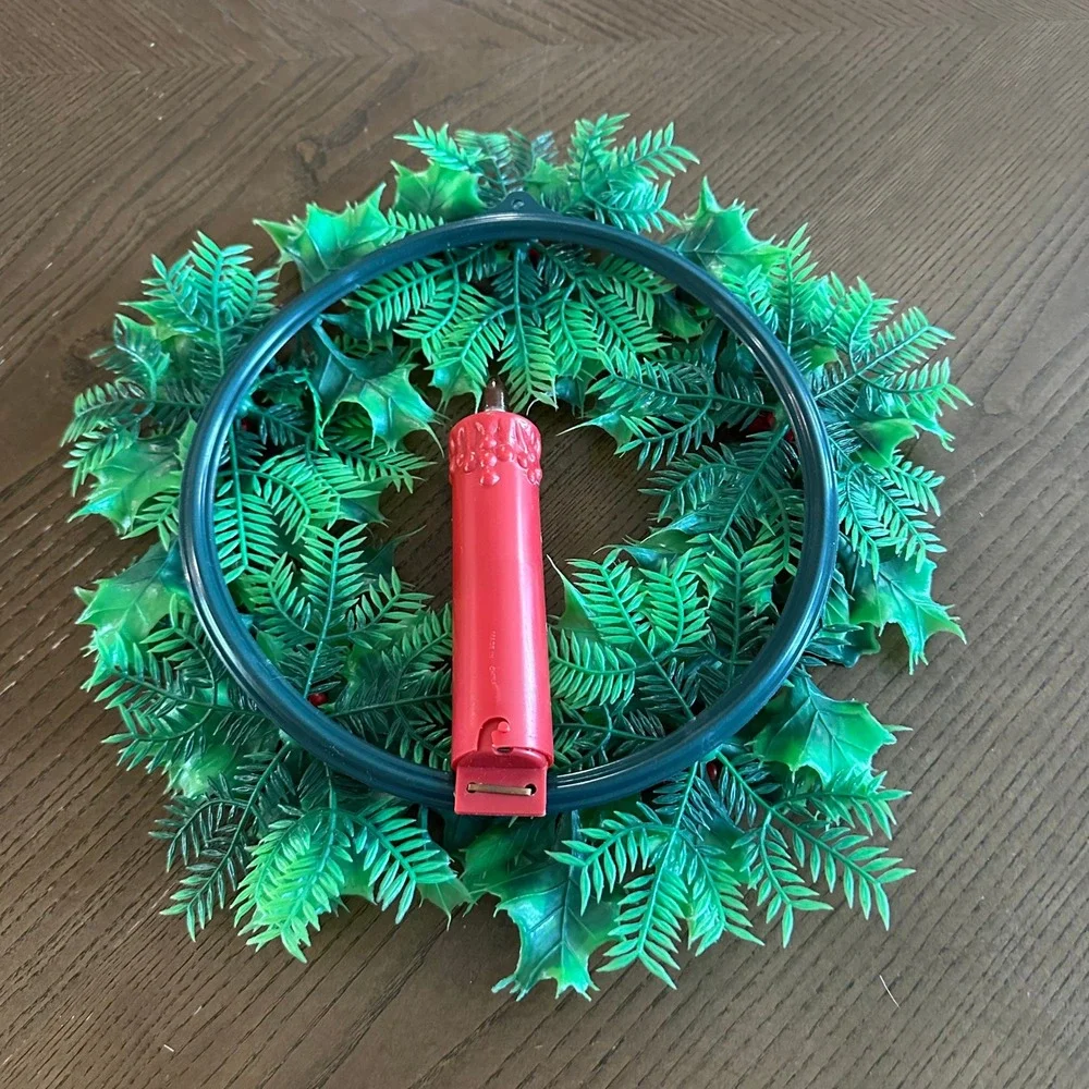 Vtg Chadwick-Miller Electrified Candle Wreath Battery Operated Holly 12''
